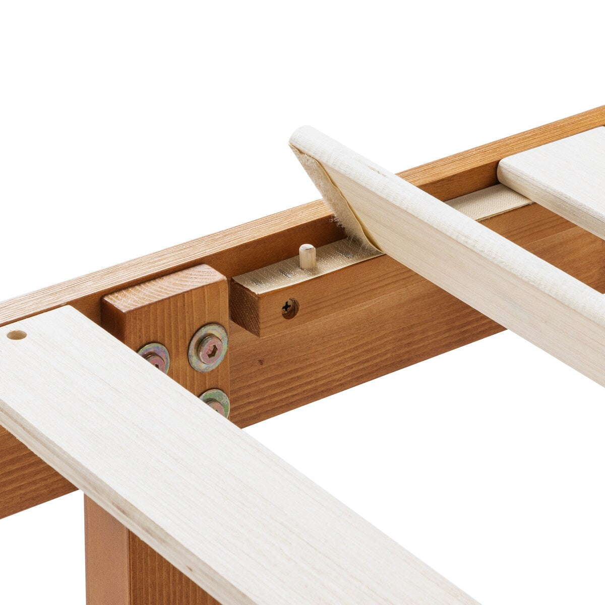 Struttura letto a piattaforma in legno massello da 16 pollici, disponibile in diverse finiture.