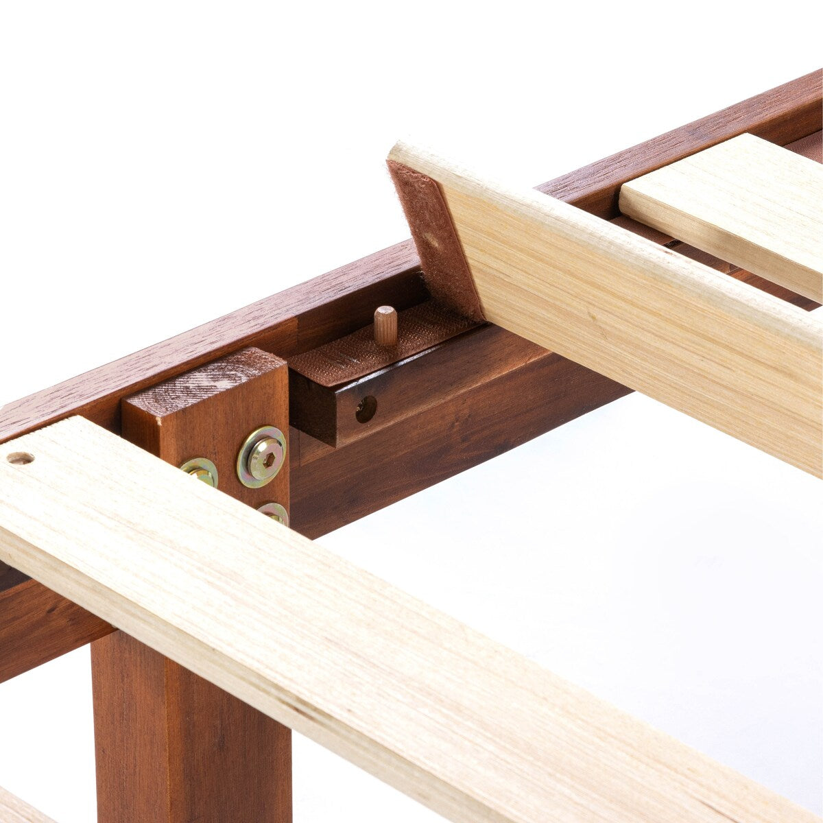 Struttura letto a piattaforma in legno massello da 16 pollici, disponibile in diverse finiture.