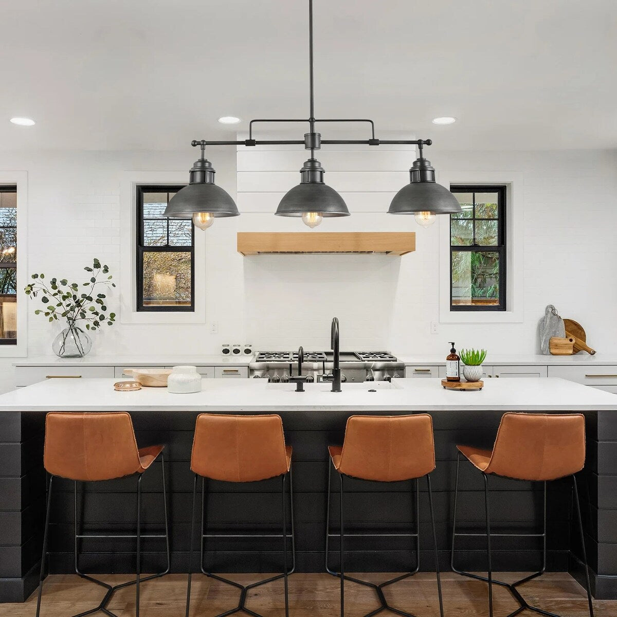 Lampada a sospensione a 3 luci in stile industriale/rustico a forma di cupola, in metallo, con finitura in bronzo oliato, ideale per illuminare isole cucina.