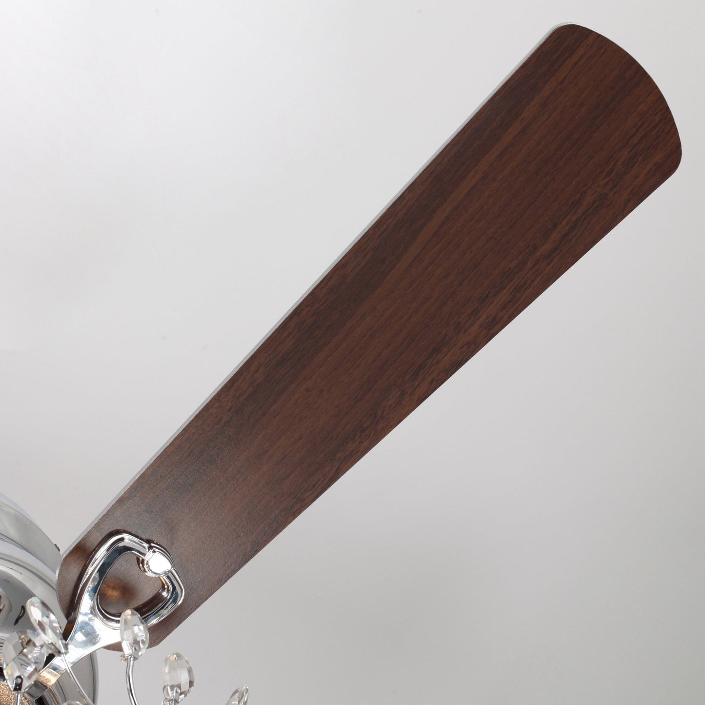 Ventilatore da soffitto a 5 pale, reversibile, moderno, con montaggio a soffitto a filo, in cristallo, da 48 pollici, con telecomando.