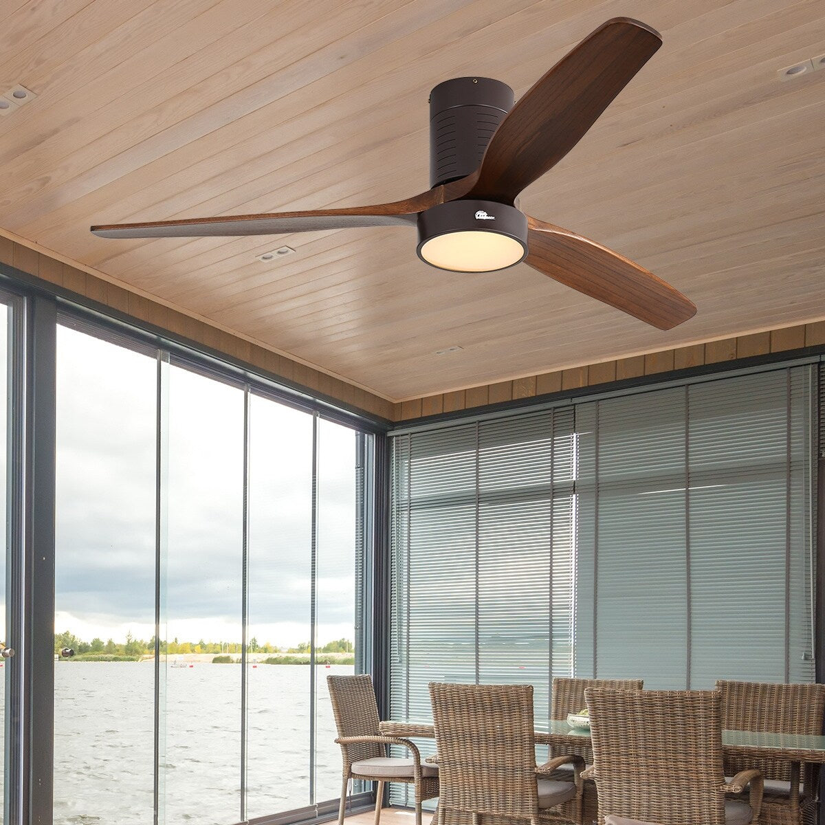 Ventilatore da soffitto a soffitto a scomparsa da 52 pollici in stile farmhouse con luce e telecomando, motore DC reversibile.