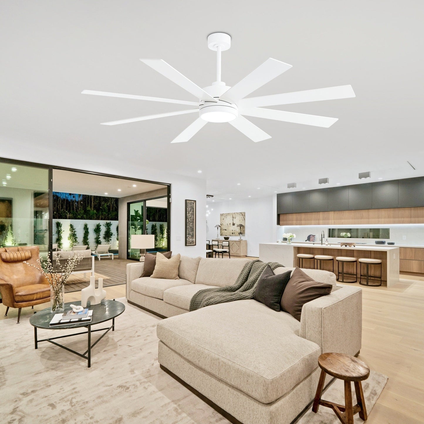 Ventilatore da soffitto a LED nero da 65 pollici con 8 pale, luce e telecomando.