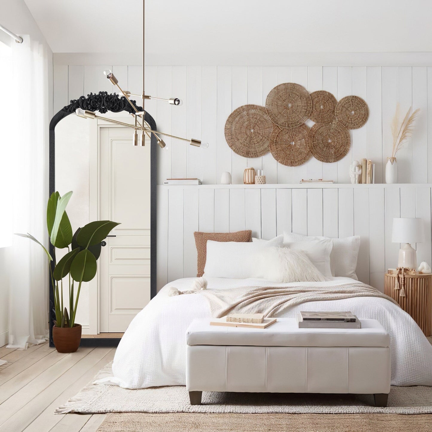 Specchio da terra a figura intera con arco e intaglio in legno massello