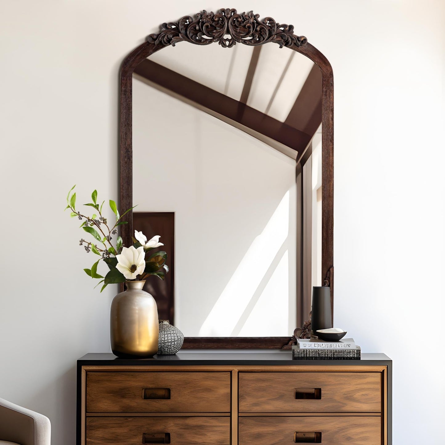 Specchio da terra a figura intera con arco e intaglio in legno massello