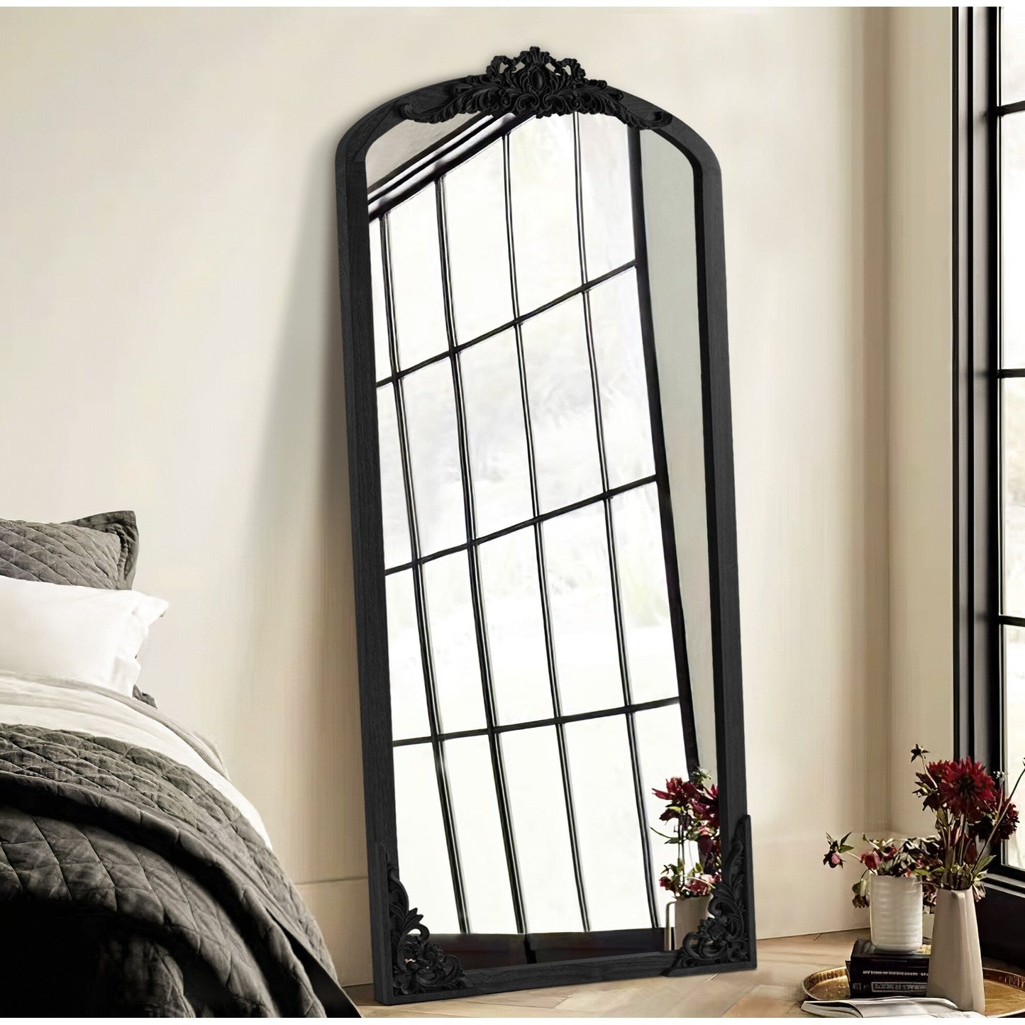 Specchio da terra a figura intera con arco e intaglio in legno massello