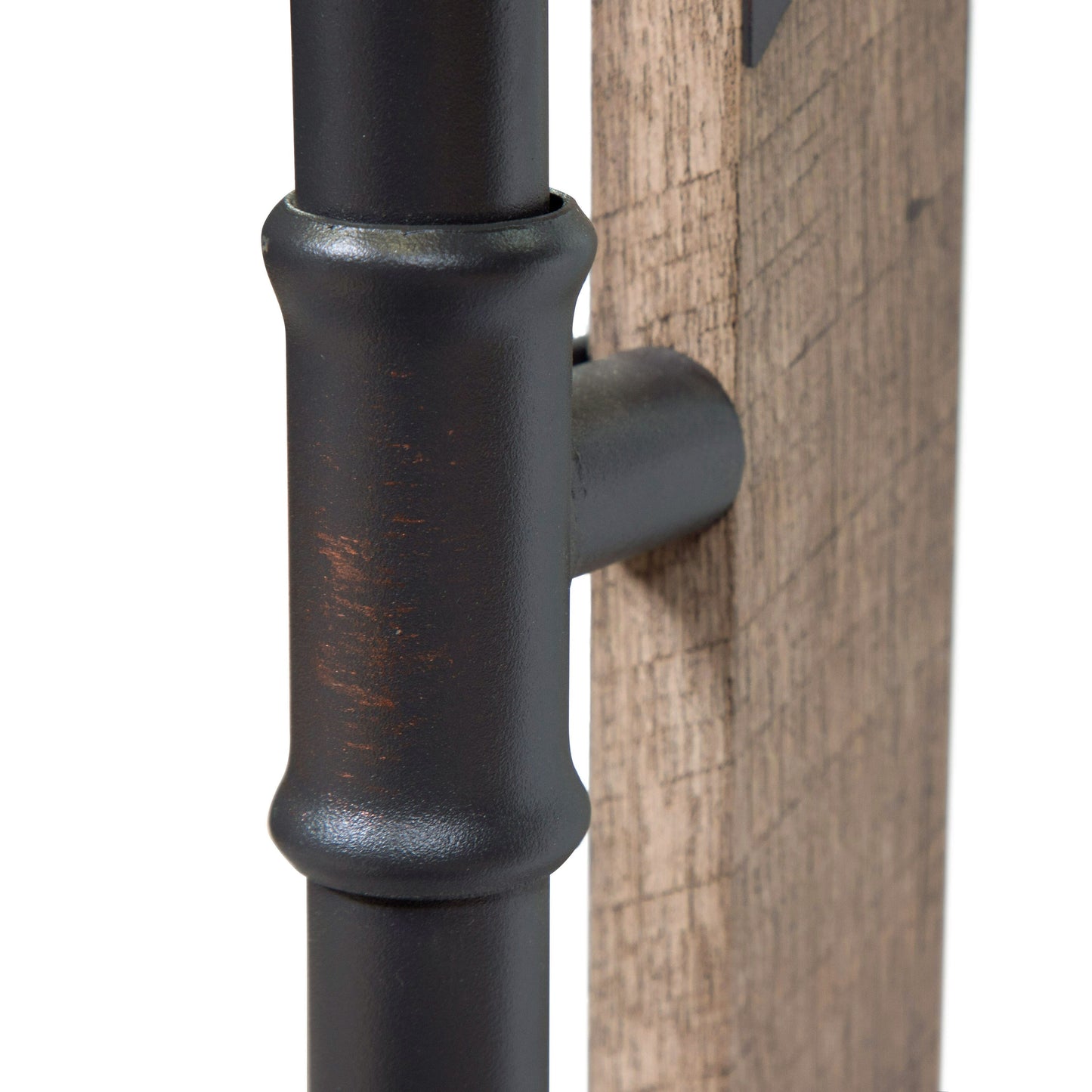 Specchio da parete sospeso in metallo Revo Industrial da 78 cm (31 pollici) di Furniture of America