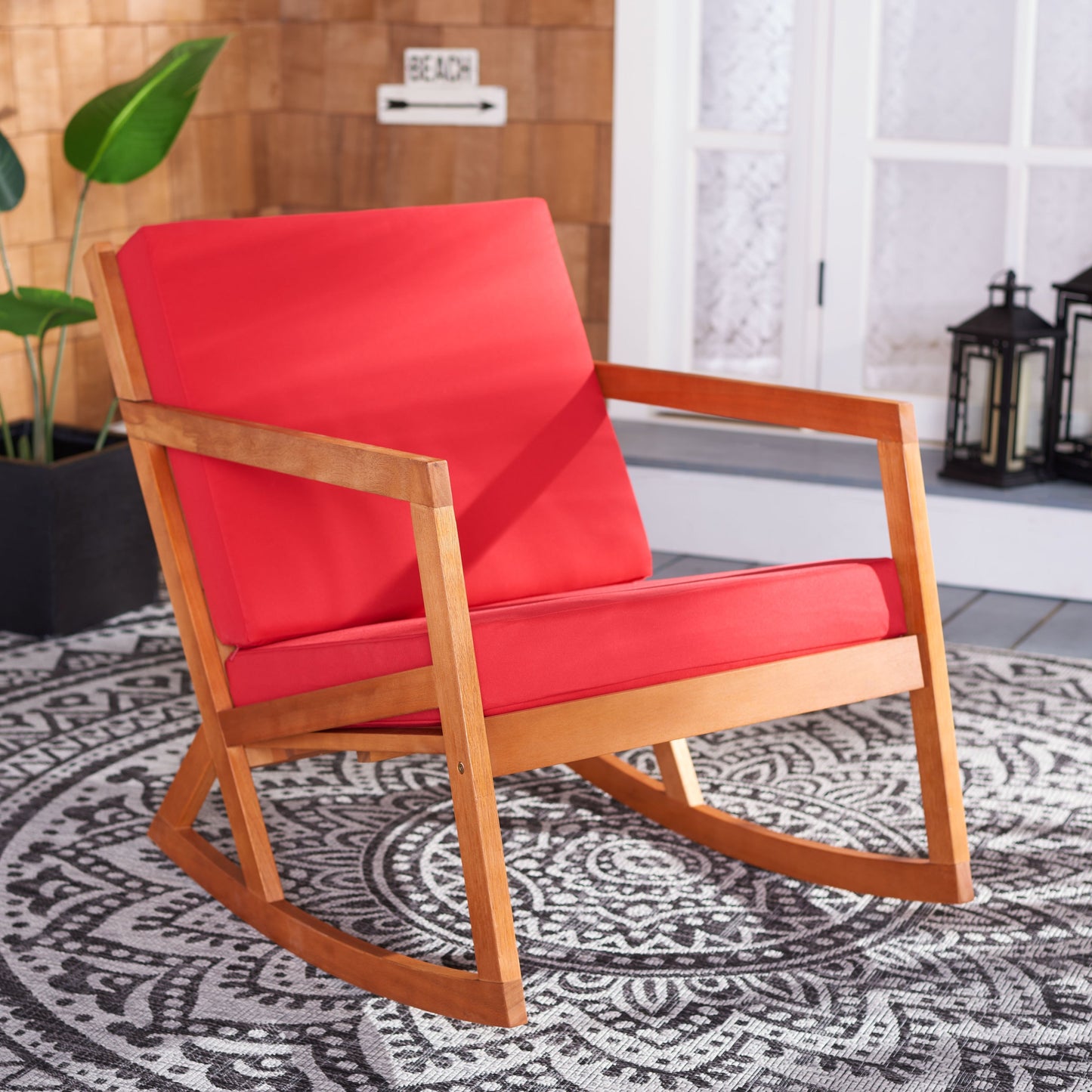 Sedia a dondolo da esterno Makaila di SAFAVIEH con cuscino - 66L x 79P x 97H (cm)
