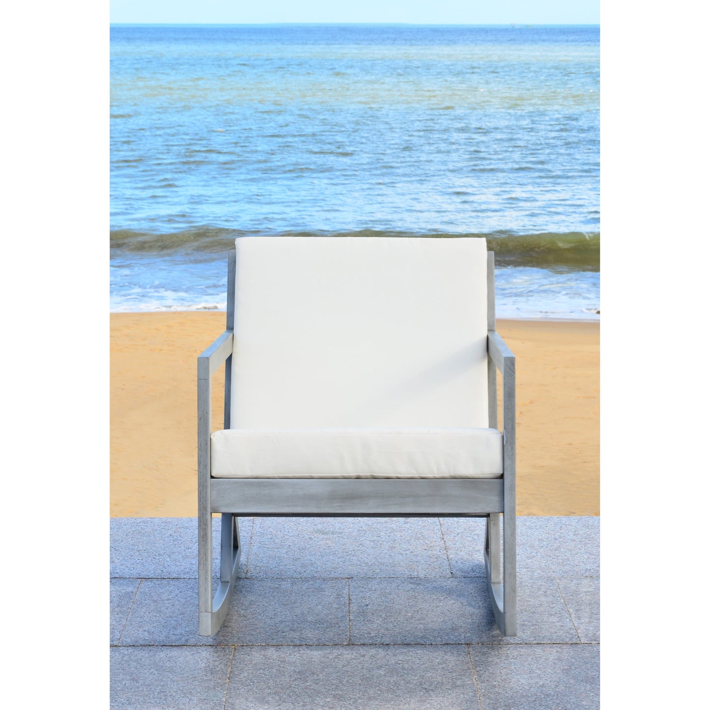 Sedia a dondolo da esterno Makaila di SAFAVIEH con cuscino - 66L x 79P x 97H (cm)