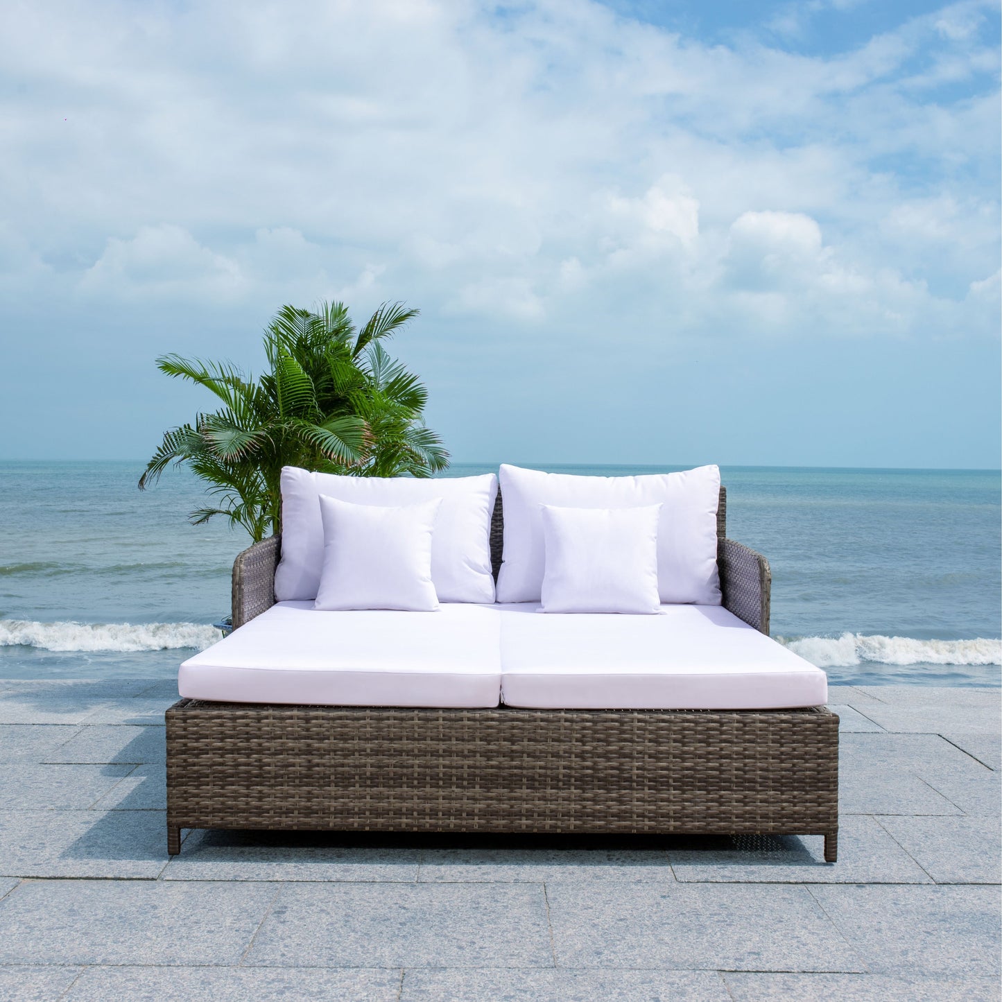 Daybed da esterno in vimini Taniyah di SAFAVIEH con cuscini e imbottiture - 53L x 28P x 62H