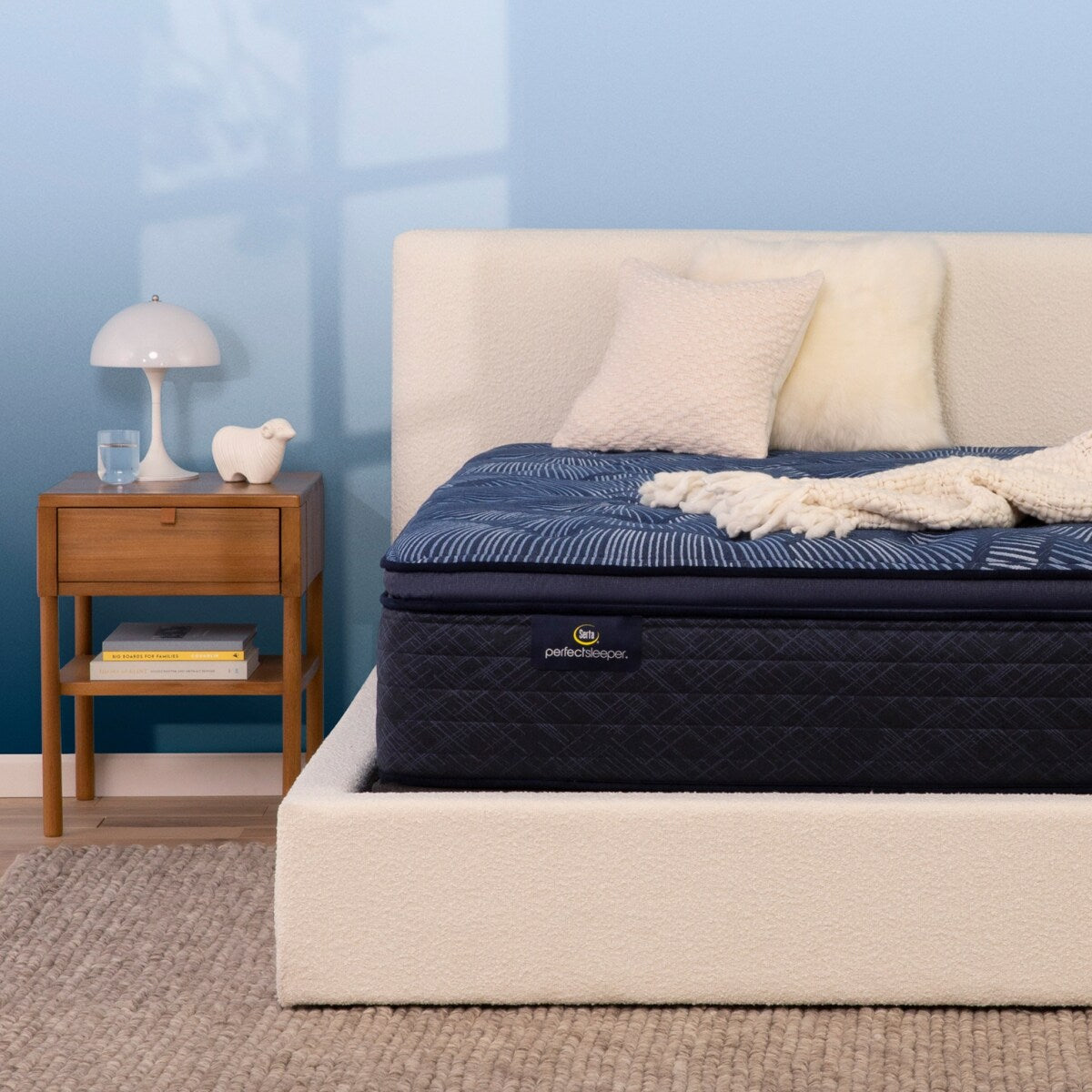 Materasso Serta Perfect Sleeper Oasis Sleep 15 con strato superiore in morbido piumino