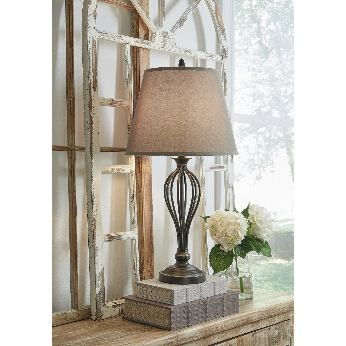 Lampada da tavolo Ornawell in bronzo antico di Signature Design by Ashley (confezione da 2) - 15W x 15D x 29H