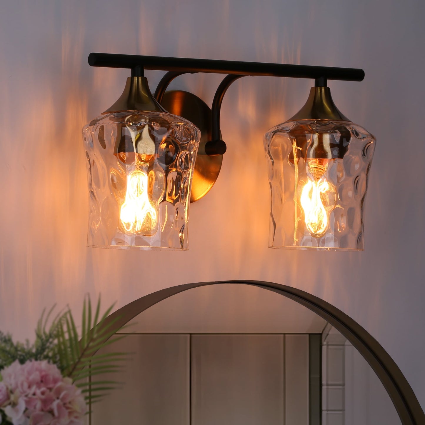 Lampada da parete per bagno moderna, oro/nero, con 2/3/4 luci e vetro martellato.