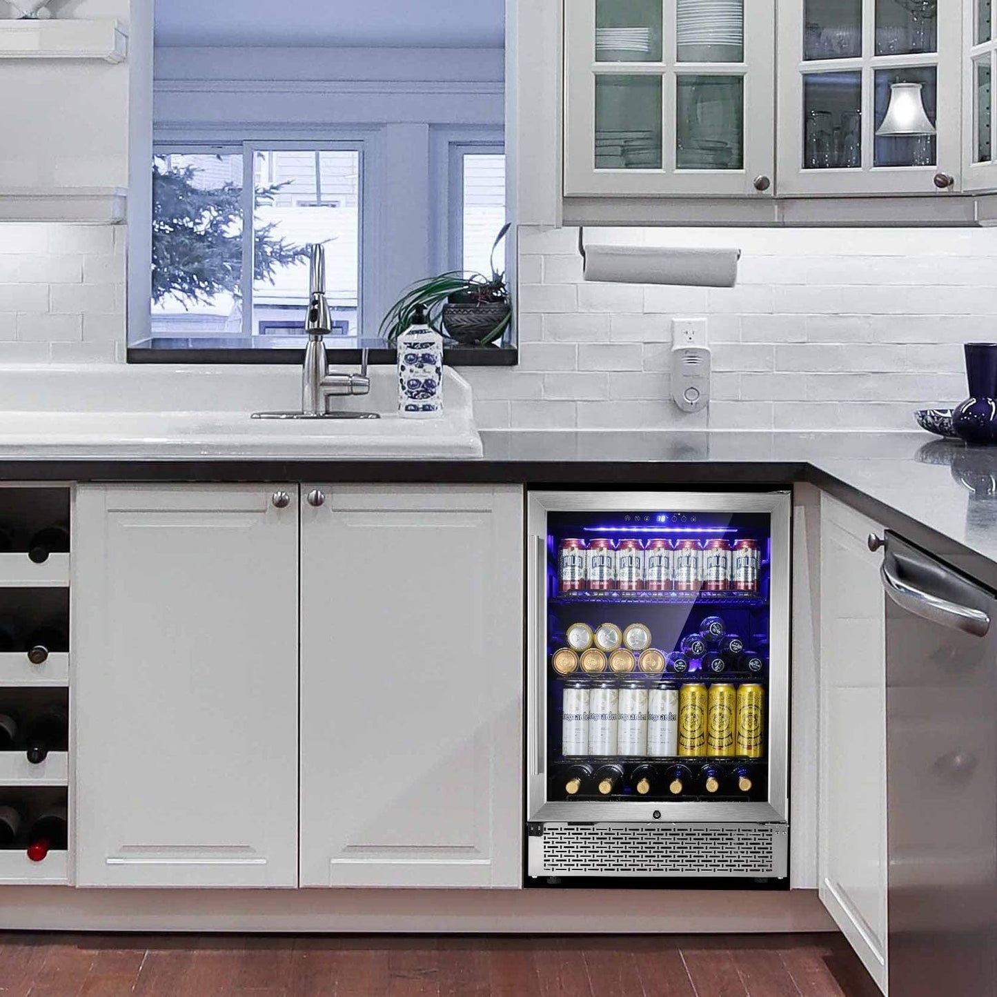 Frigorifero per bevande da 24 pollici, mini frigo integrato con cantina vini.