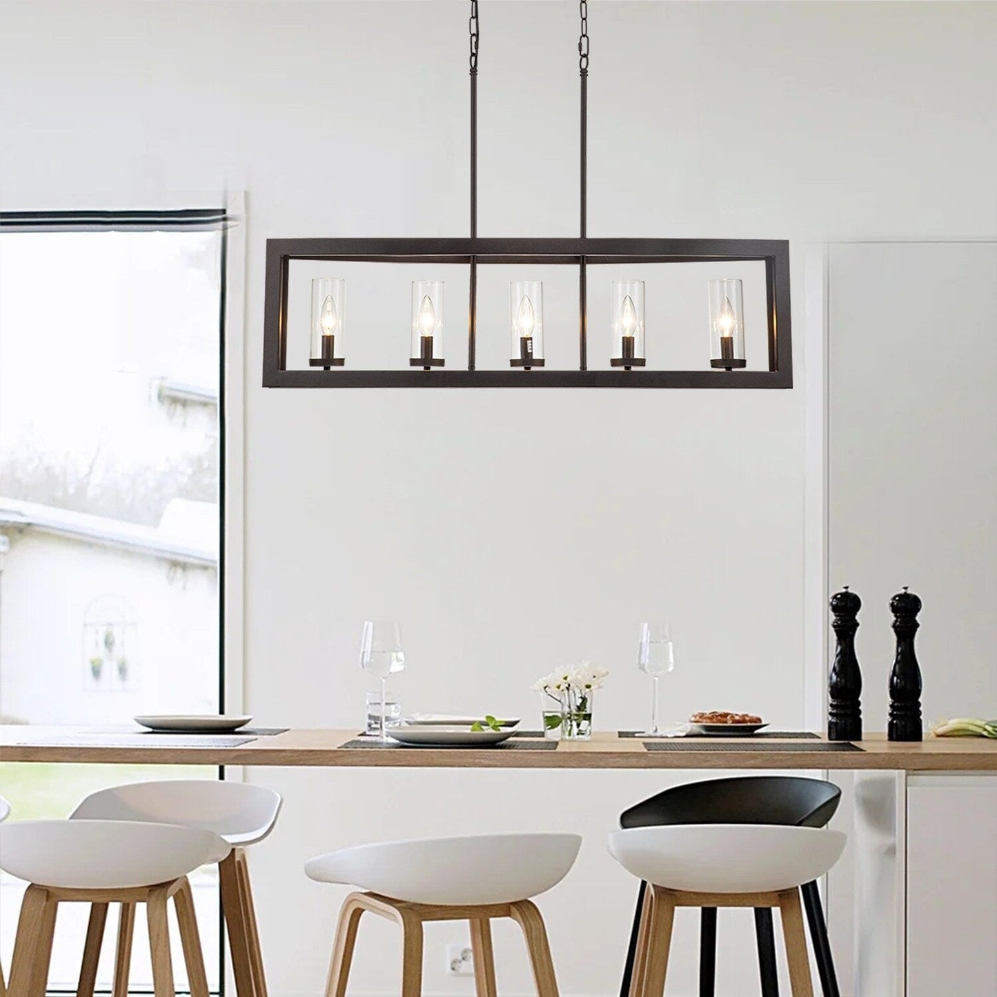 Lampadario lineare industriale moderno a 5 luci per sala da pranzo, stile farmhouse, con paralume cilindrico in vetro trasparente, adatto anche per illuminazione di isole cucina.