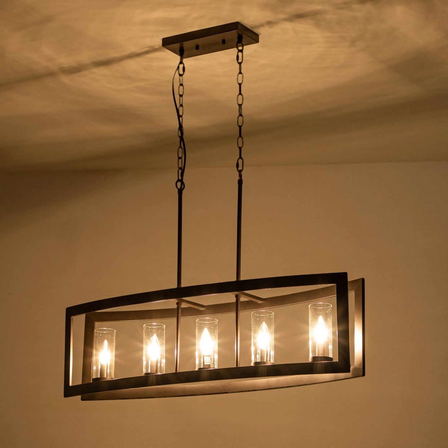 Lampadario lineare industriale moderno a 5 luci per sala da pranzo, stile farmhouse, con paralume cilindrico in vetro trasparente, adatto anche per illuminazione di isole cucina.