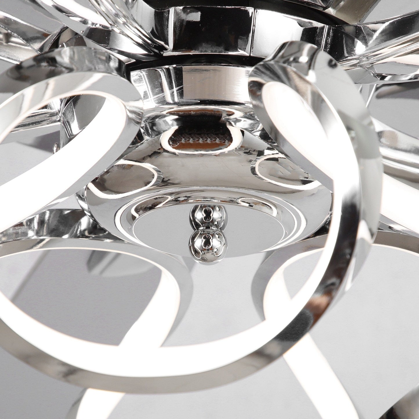 Ventilatore da soffitto a LED dimmerabile da interno da 52 pollici, cromato/nero, con luce e telecomando.