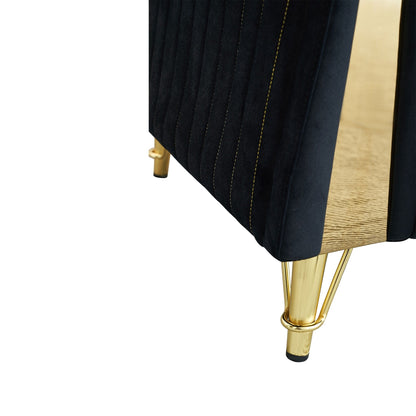 Divano 3 posti in velluto 89 con due cuscini per la seduta e due cuscini decorativi.