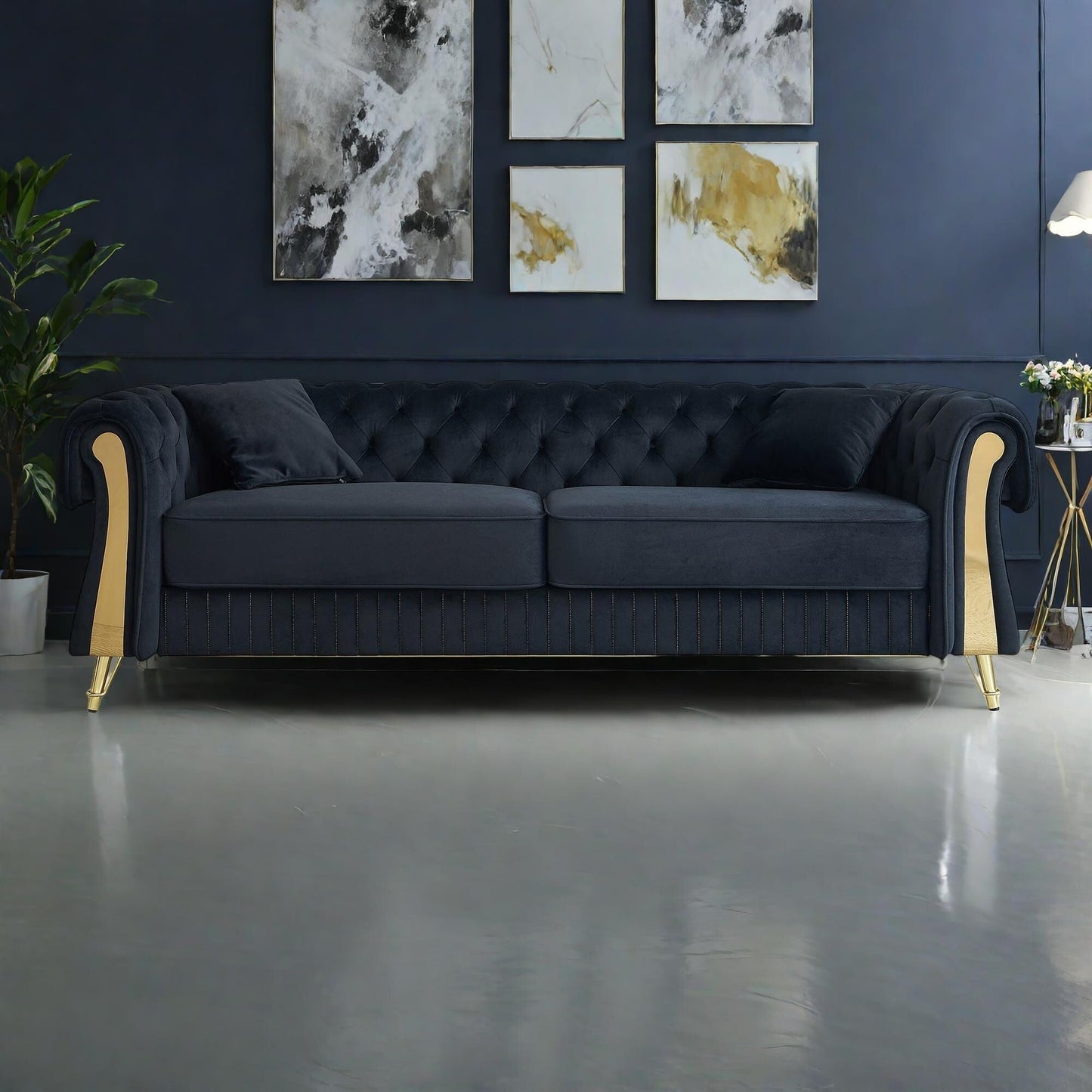 Divano 3 posti in velluto 89 con due cuscini per la seduta e due cuscini decorativi.