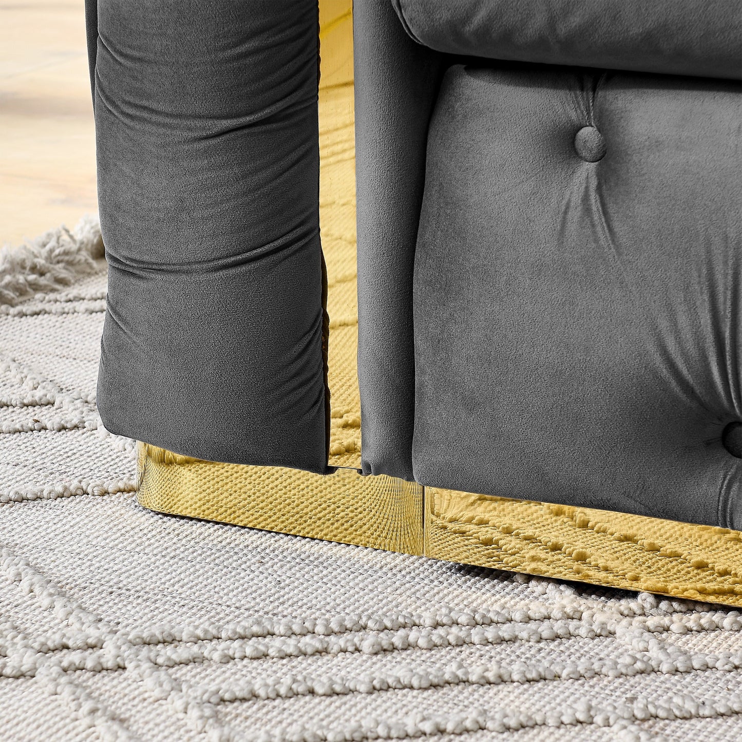 Divano 3 posti in velluto 90.6 con 2 cuscini, imbottitura ad alta densità, dettagli dorati e cuscini.