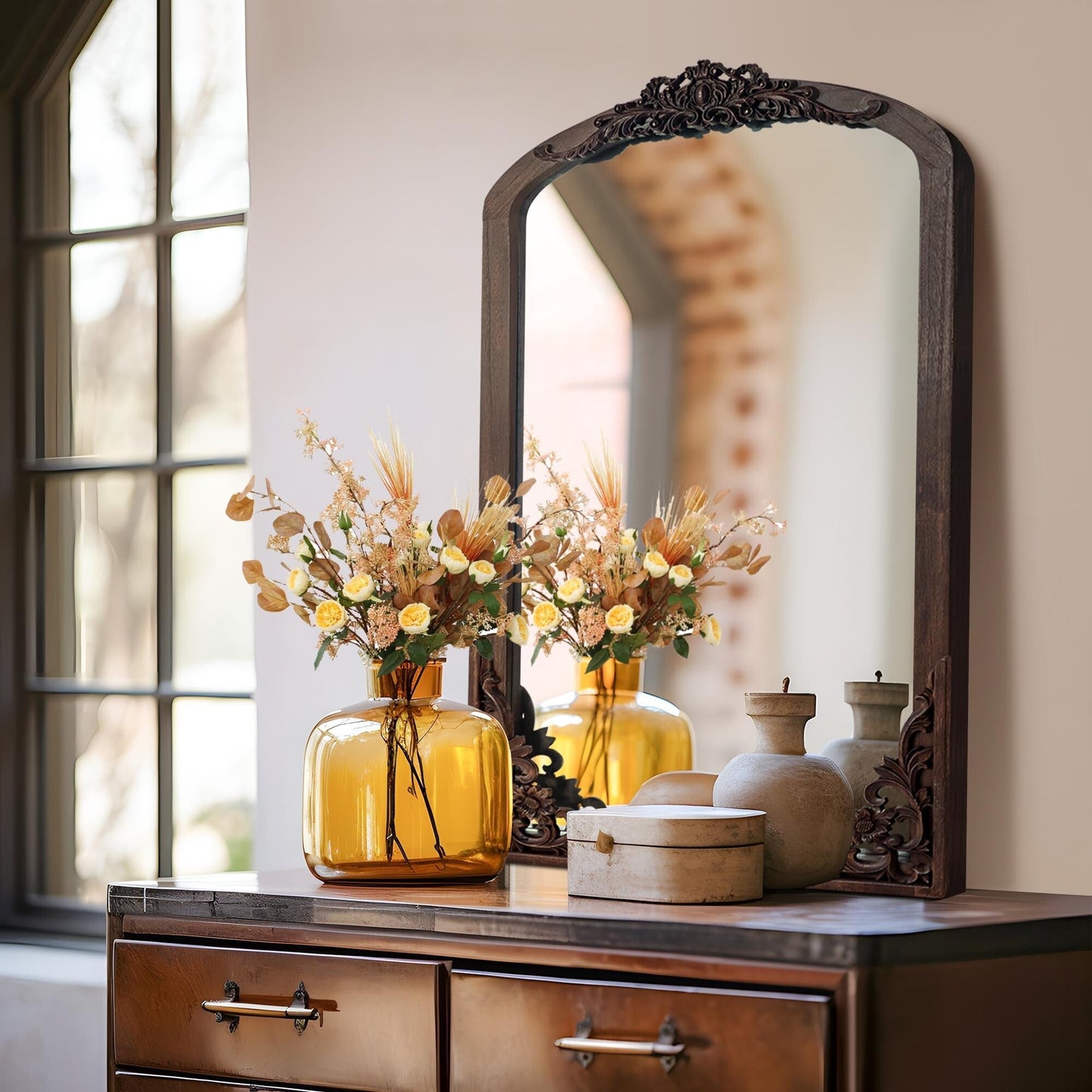 Specchio da terra a figura intera con arco e intaglio in legno massello