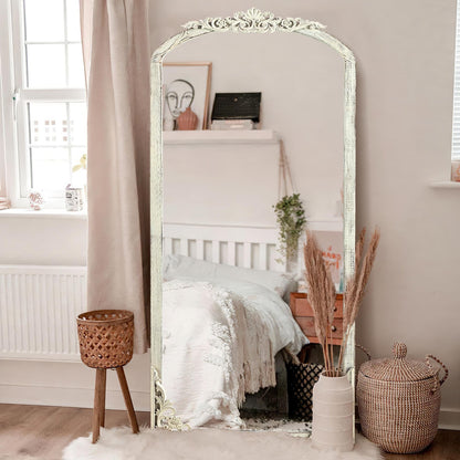 Specchio da terra a figura intera con arco e intaglio in legno massello