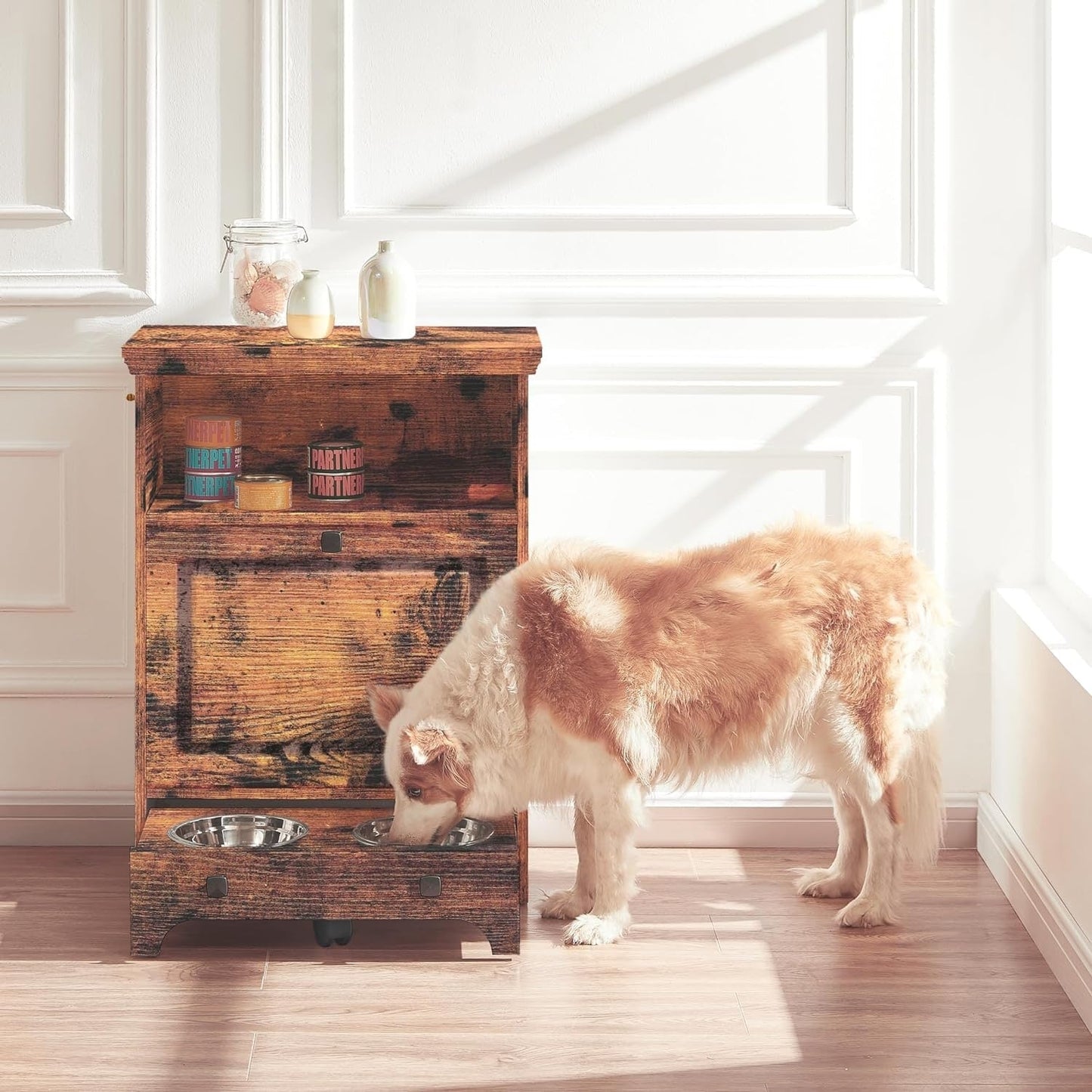 Stazione per la somministrazione del cibo al cane Roomfitters con 2 ciotole rialzate per cani, mobile porta-ciotole ribaltabile per animali domestici