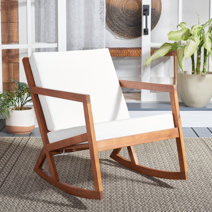Sedia a dondolo da esterno Makaila di SAFAVIEH con cuscino - 66L x 79P x 97H (cm)
