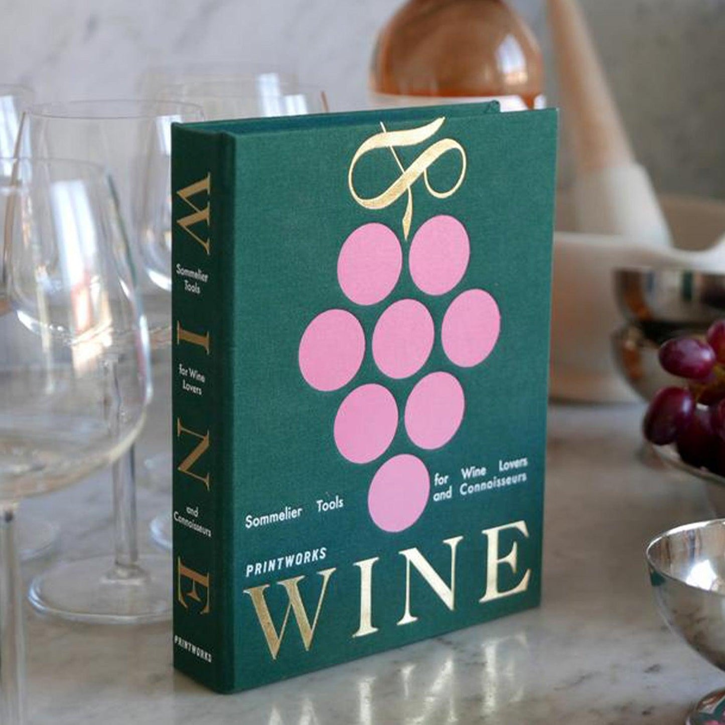 Libro e strumenti per il piacere del vino